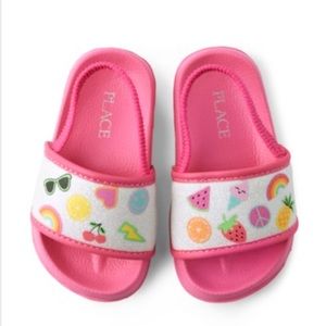 New The children’s Place sandals 🩷